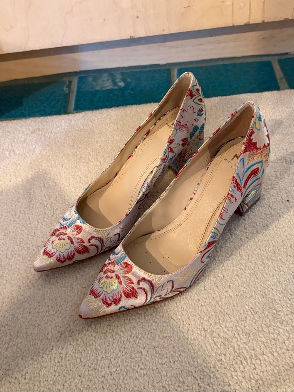 Marc Fisher LTD Floral Embroidered Pointed Pumps 6.5M